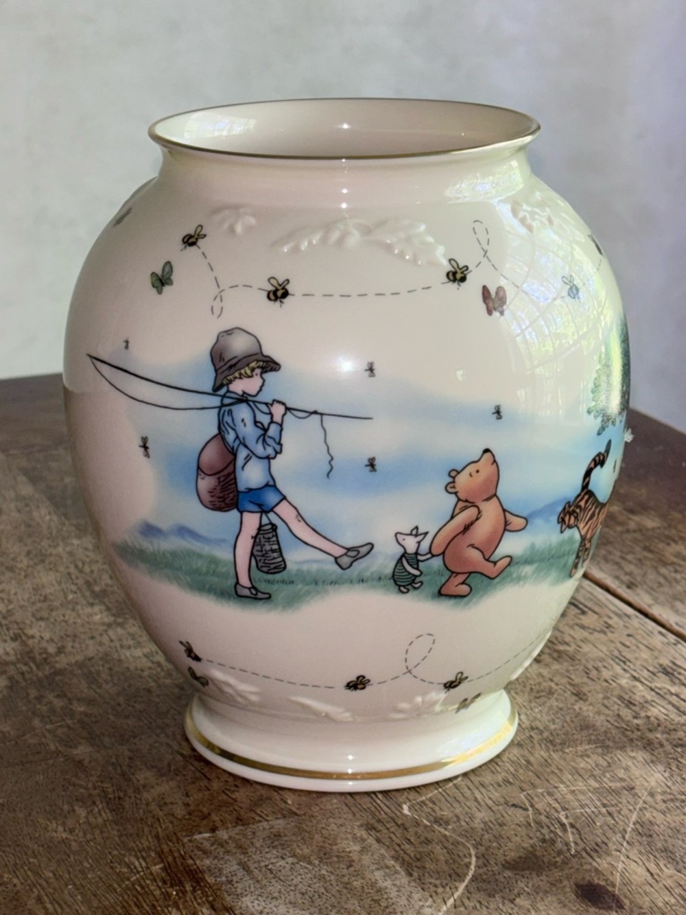 Disney Classic Winnie The Pooh “The Honey Pot” Vase Lenox Fine Ivory Porcelain